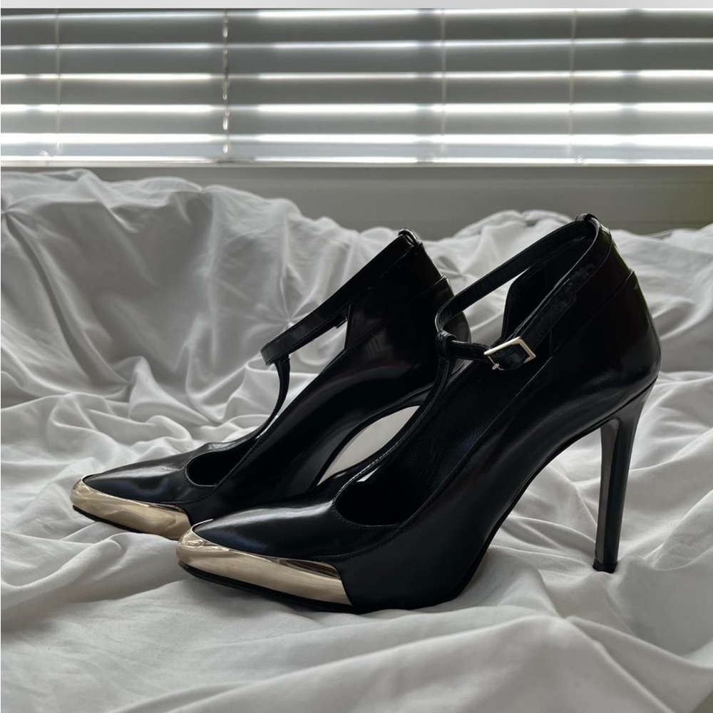 Authentic Jason Wu heels, gold plated pointed toe, gold buckle super chic